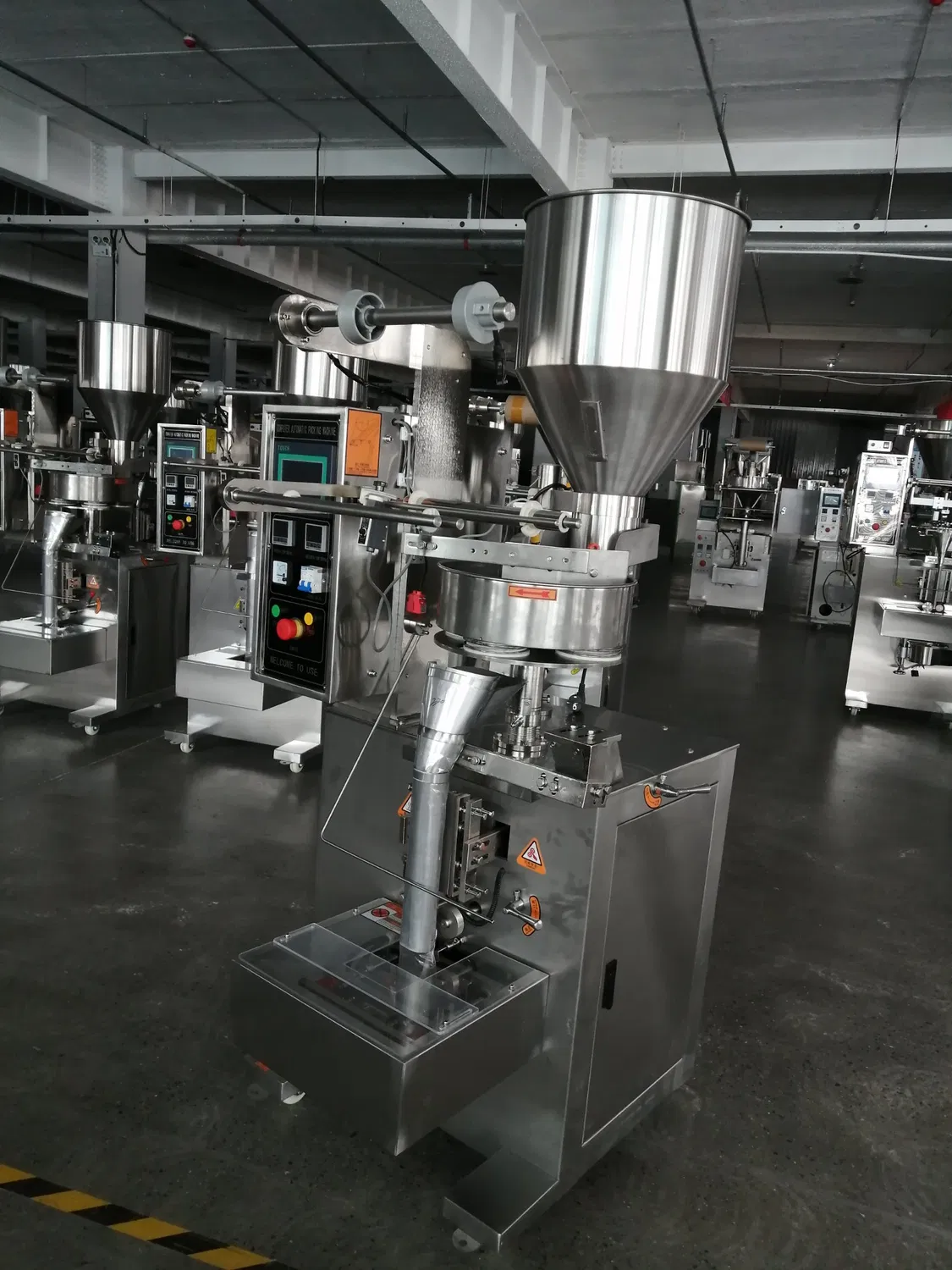 Automatic Granule Snack Jelly Chips Filling Sealing Packing Machine