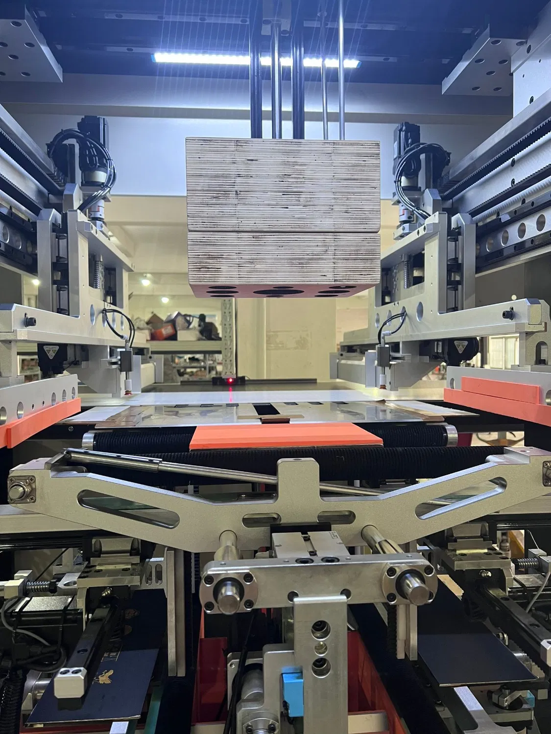 Jelly Glue Sealing and Lining Combination Machine. Automation Jelly Glue and Hot Melt Glue Packaging Equipment